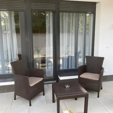 Oasis Apartman Hajduszoboszlo Exterior photo